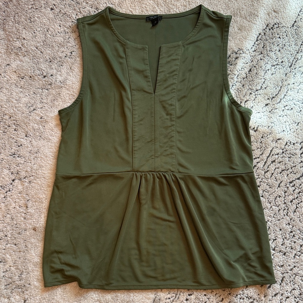 LIKE NEW Ann Taylor Green Sleeveless Top